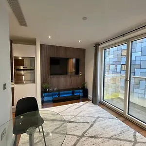 apt-in-canary-wharf.cambridgehotelsuk.com/